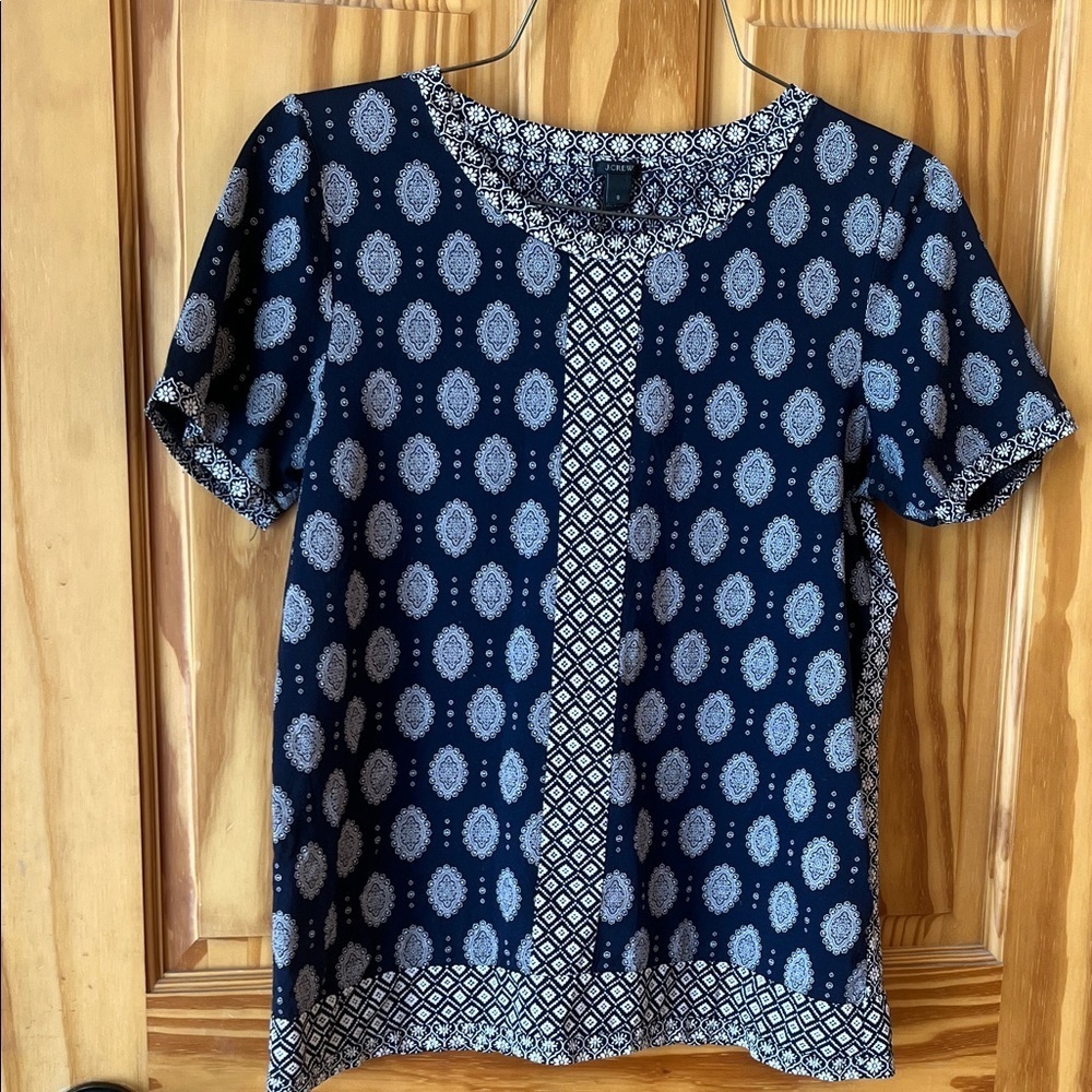 J. Crew Navy and White Patterned Short Sleeve Top _ Size Small